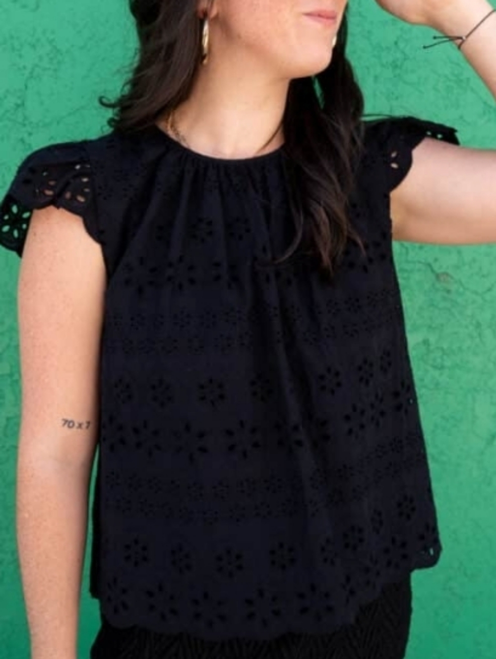 Apricot Broderie Anglaise Flutter Sleeve Top in Black Eyelet Size Medium